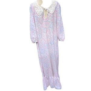 Vintage Light Pink Frilly Nightgown Large Collared floral